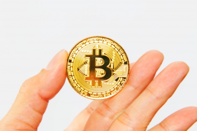 ブロックチェーンとビットコイン活用法|基礎から事例まで解説